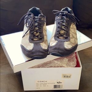 Coach shoes size 9 1/2